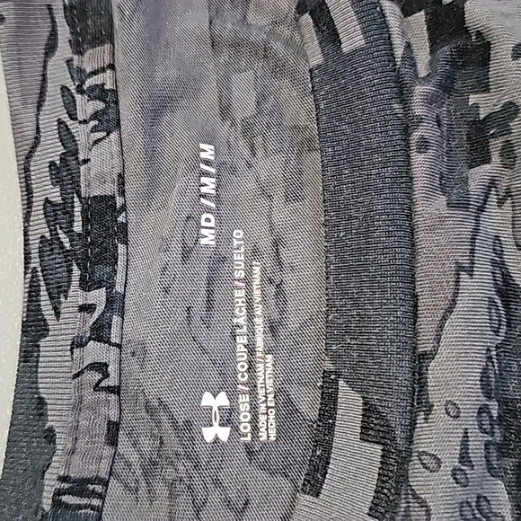 Under Armour medium black and gray camo athletic long sleeve shirt - Picture 5 of 6
